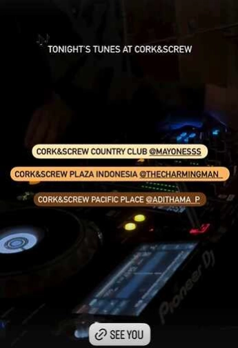 CORK & SCREW SENAYAN JAKARTA - WEDNESDAY