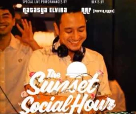 IZZY SOCIAL CLUB GUNAWARMAN JAKARTA  THE SUNSET SOCIAL HOUR