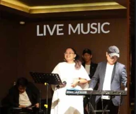 THE ZOETROPE SKY LOUNGE  FRIDAY