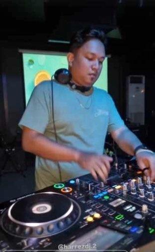 URBAN PLACE KELAPA GADING JAKARTA - WEDNESDAY