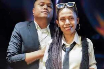 CLIQUE SPOT GADING SERPONG - WOMAN IN BREAKBEAT