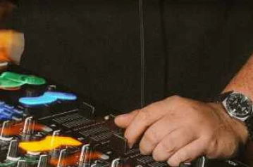 SALTY FISH BAR SCBD JAKARTA - RHYTHM SERVICE